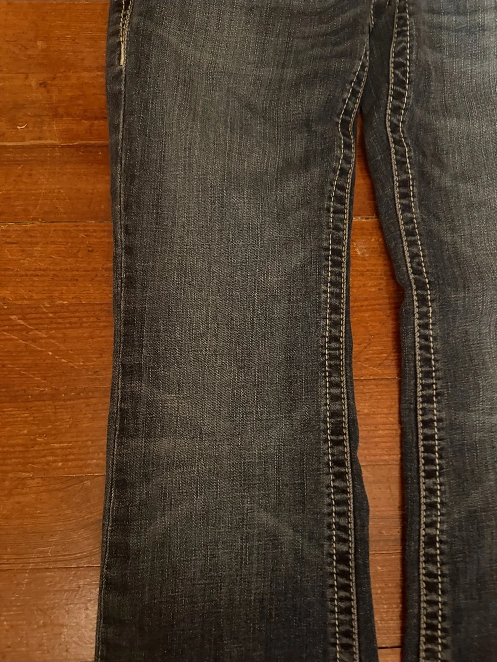 Ariat denim jeans. Women’s size 27S - Picture 8 of 8